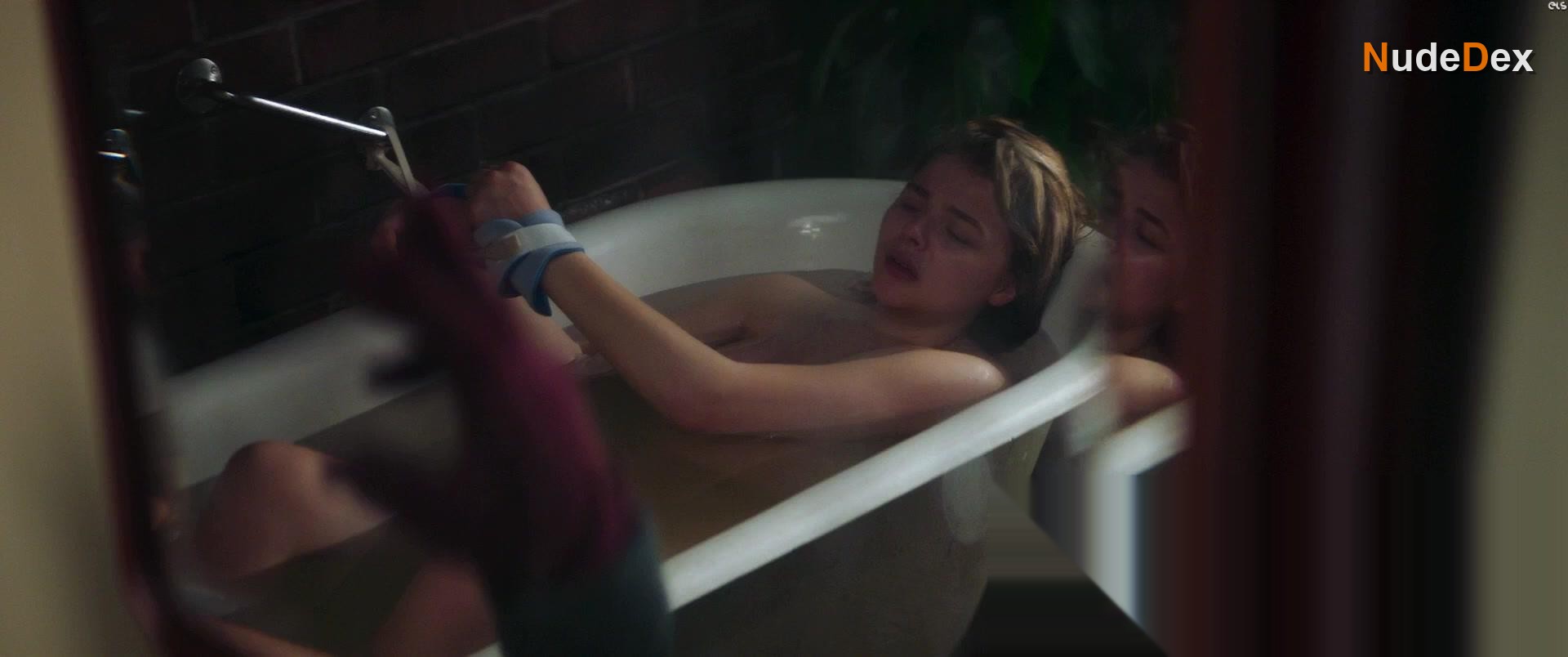Chloe Grace Moretz in Greta, photo 3