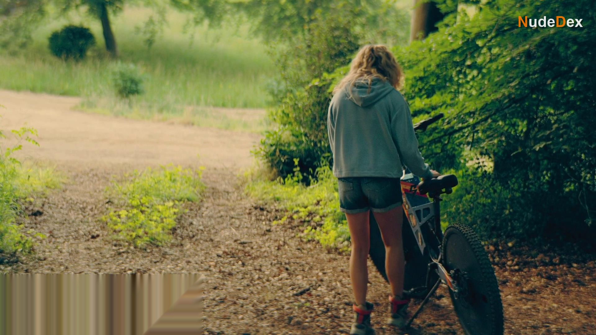 Chloe Grace Moretz in The Peripheral, photo 28