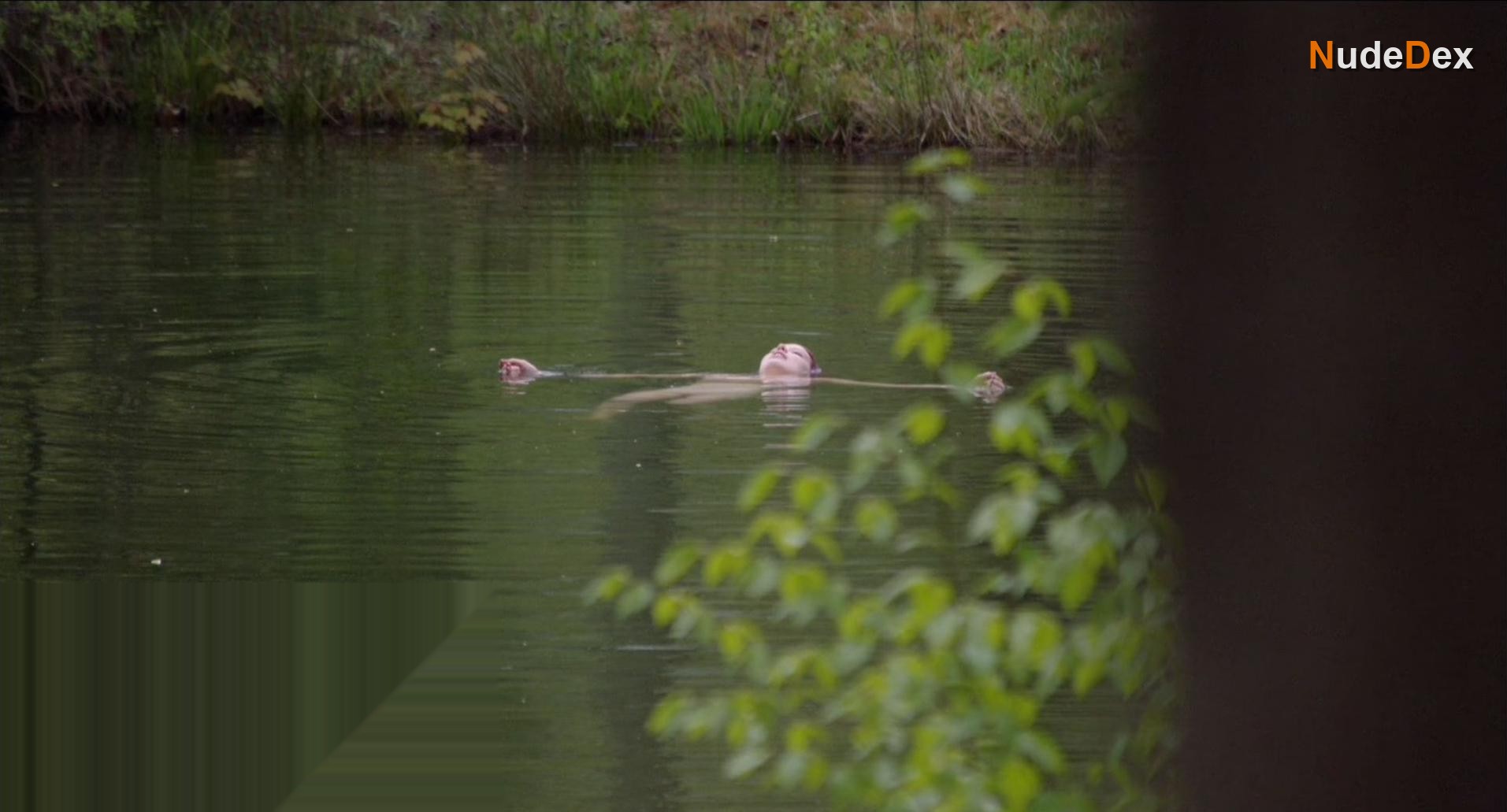 Chloe Levine in The Ranger, photo 4