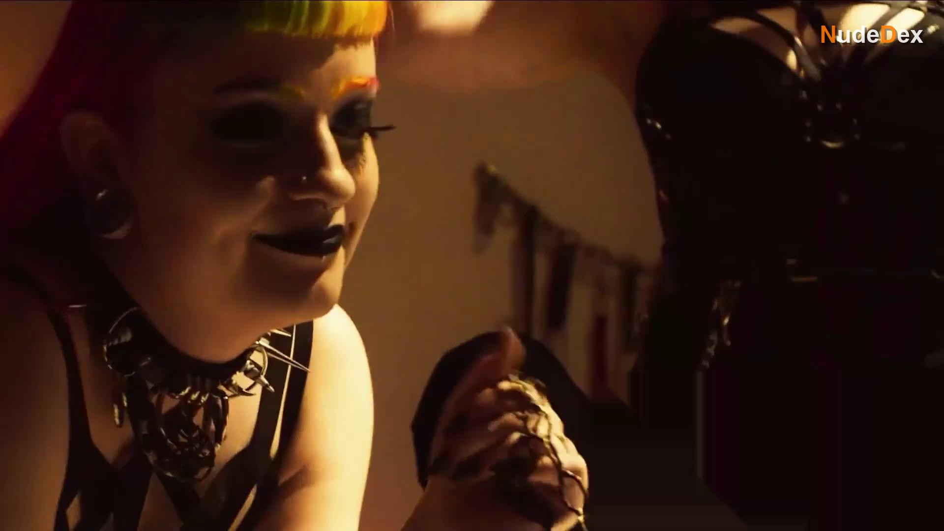 Chloe Mortem in Ribspreader, photo 1