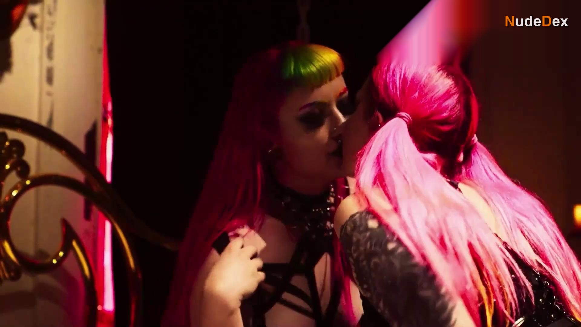 Chloe Mortem in Ribspreader, photo 7