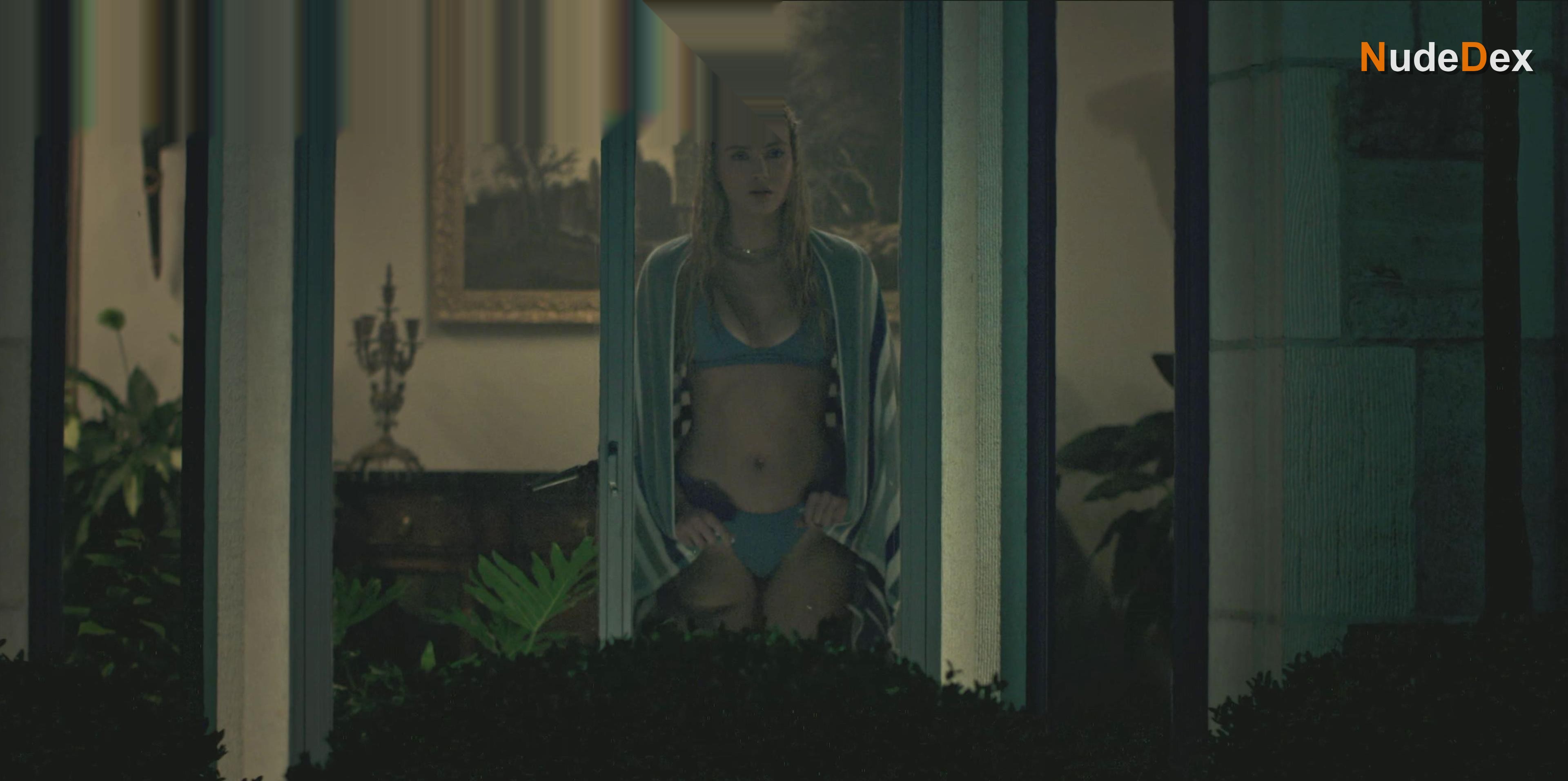 Bailey Stender in Wolf Pack