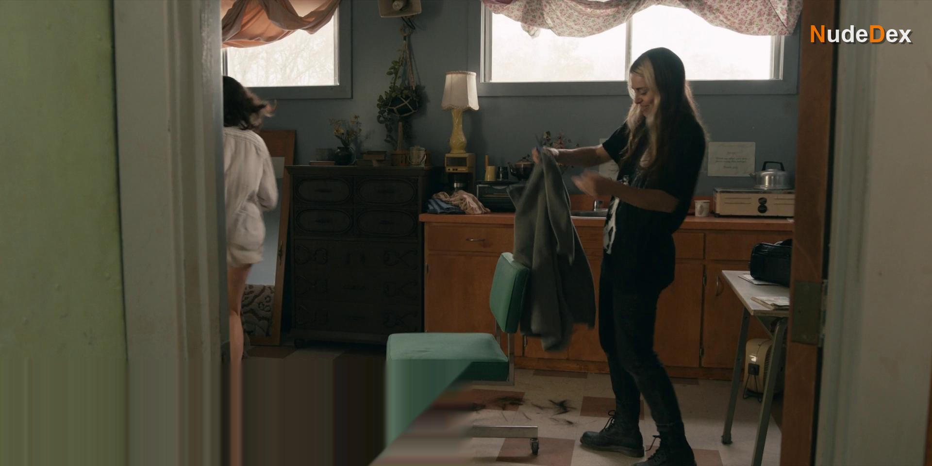 Chloe Van Landschoot in From, photo 11