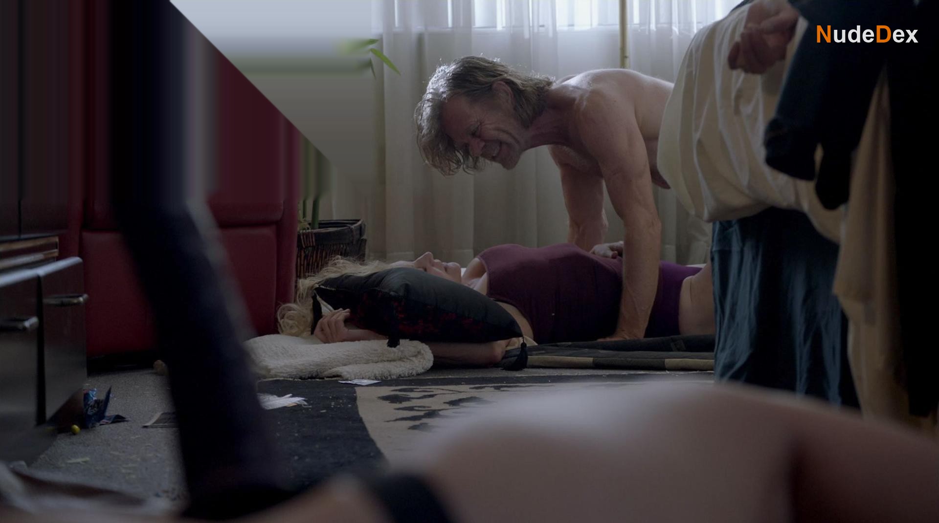 Chloe Webb in Shameless, photo 10