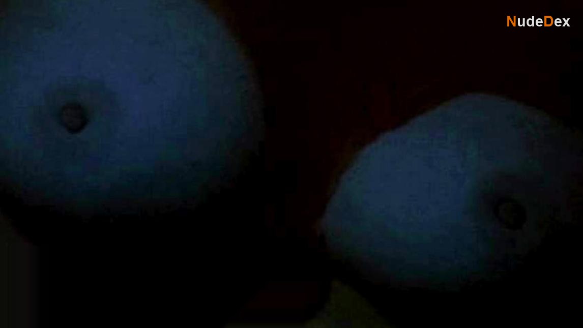 Christie Seary in Cold And Dark, photo 1