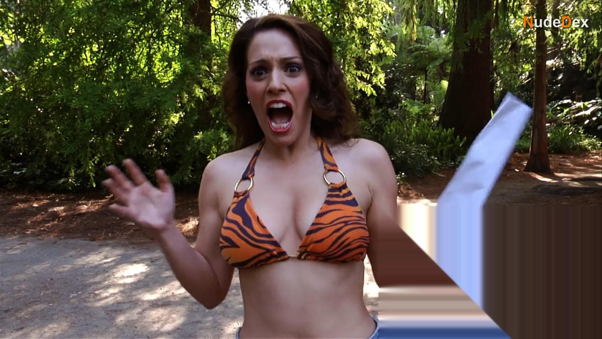 Christina Derosa in Piranhaconda, photo 3