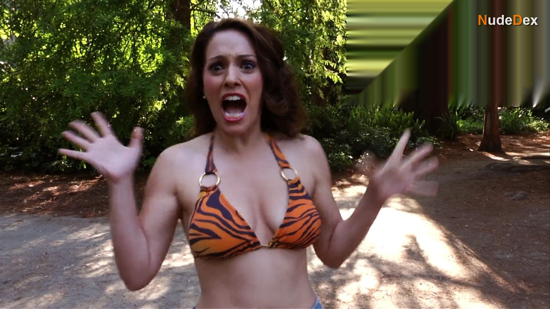 Christina Derosa in Piranhaconda, photo 18
