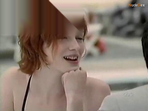 Christina Hendricks in Beggars And Choosers, photo 5