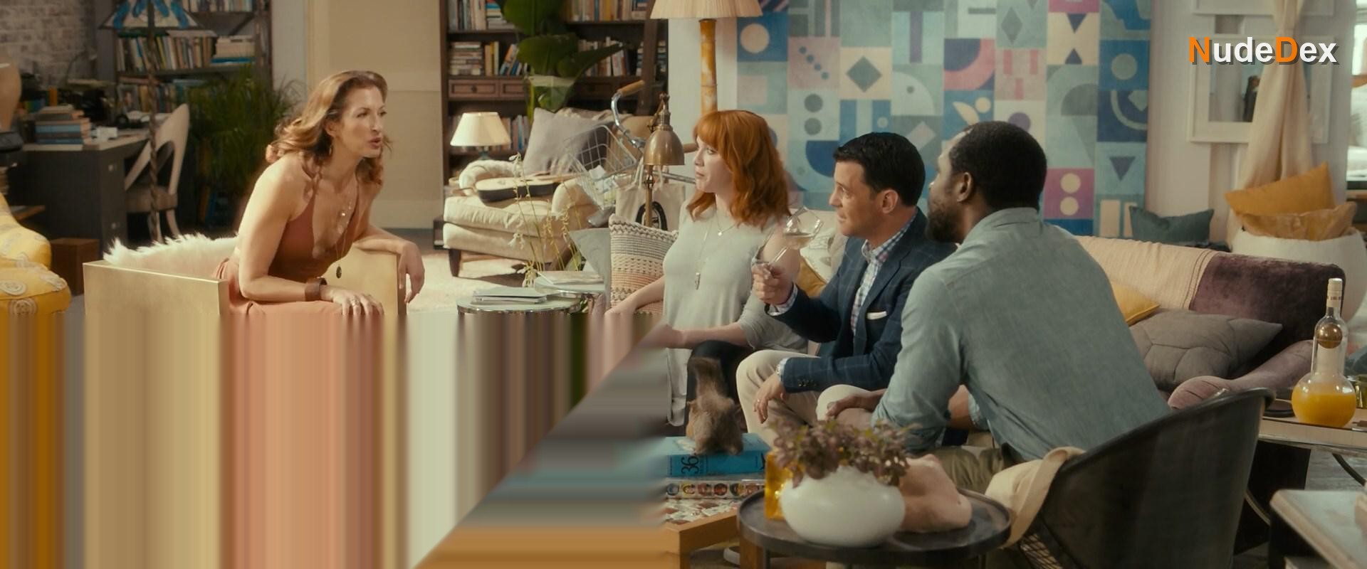 Christina Hendricks in Egg, photo 2