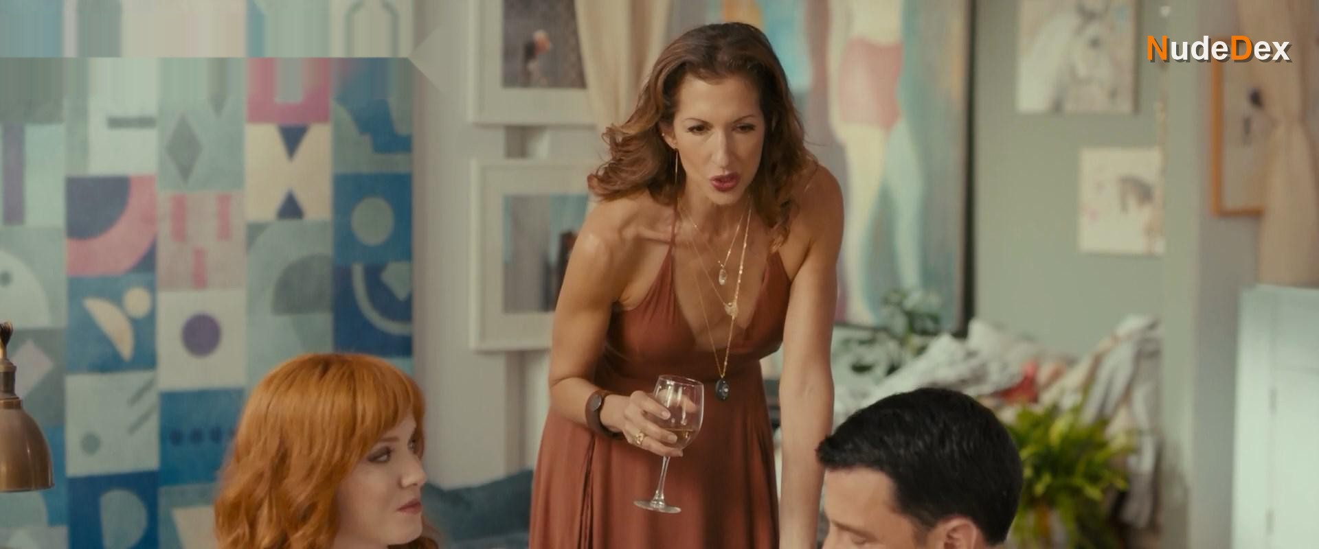Christina Hendricks in Egg, photo 3
