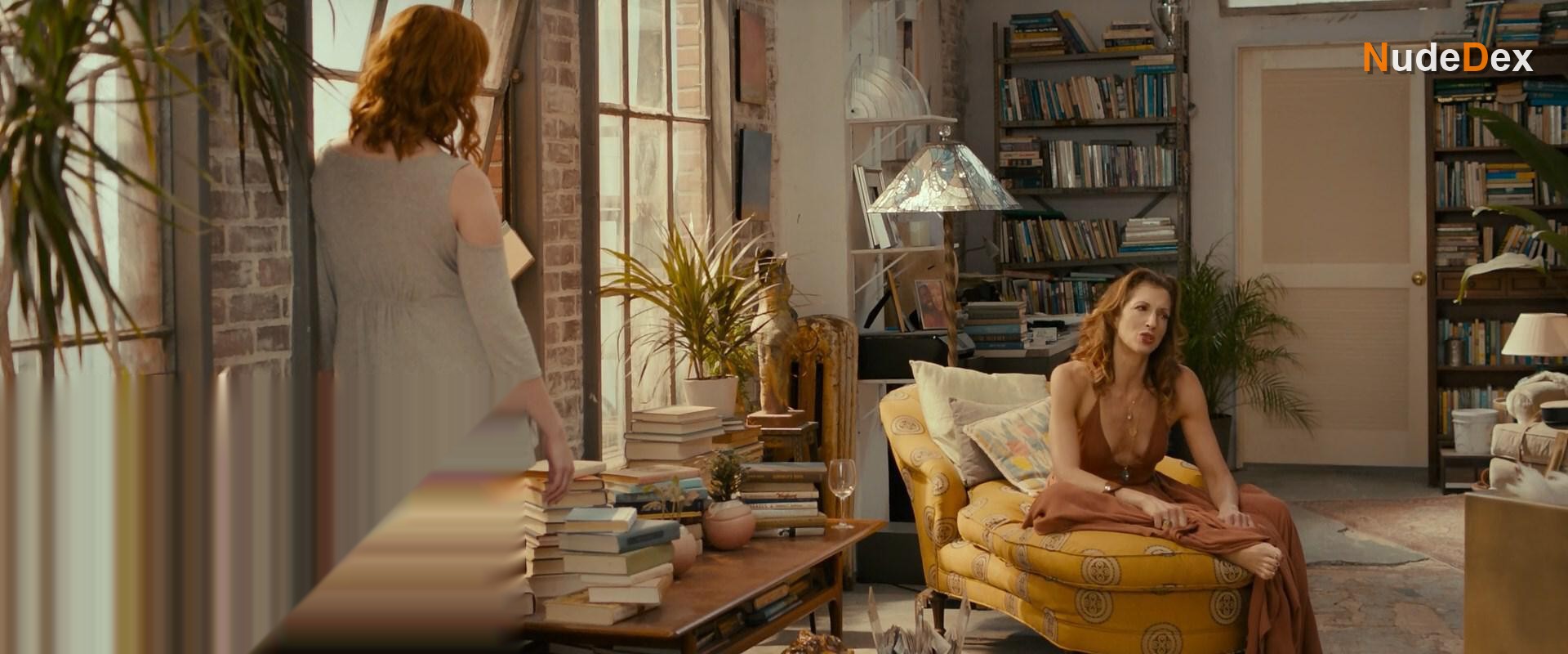 Christina Hendricks in Egg, photo 6