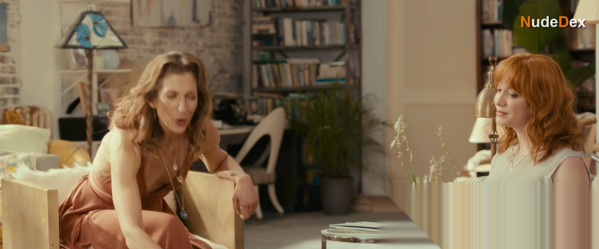 Christina Hendricks in Egg, photo 11