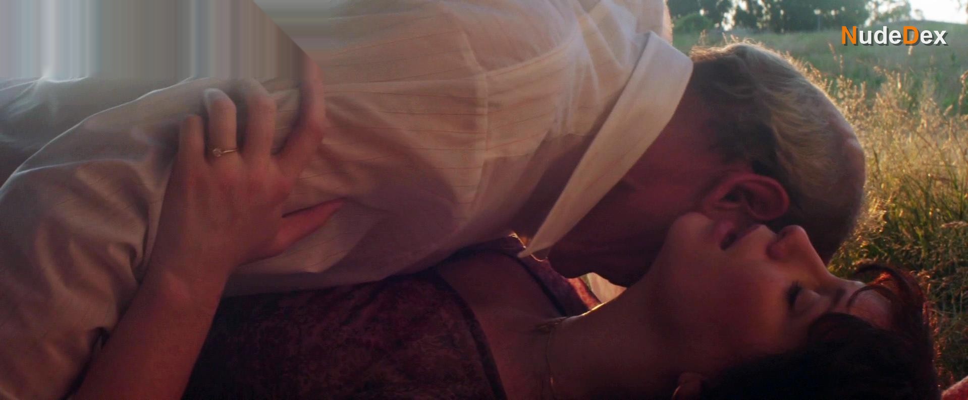Christina Hendricks in God S Pocket, photo 5