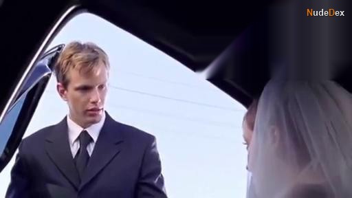 Christina Hendricks in South Of Pico, photo 2
