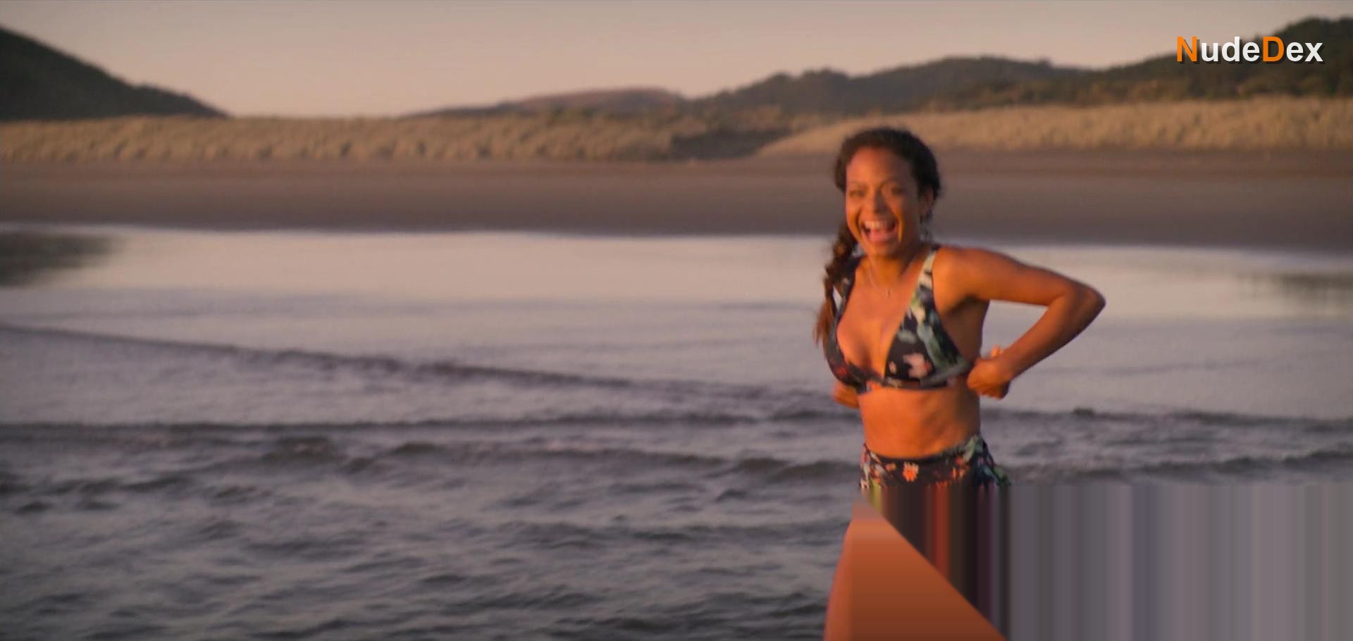 Christina Milian in Falling Inn Love, photo 4