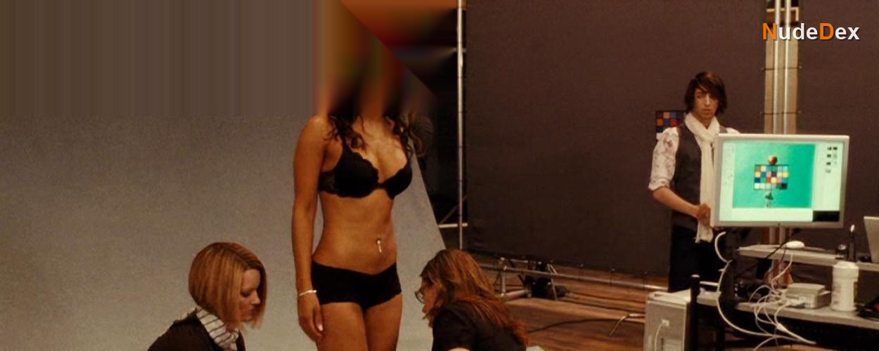 Christina Milian in Ghosts Of Girlfriends Past, photo 1