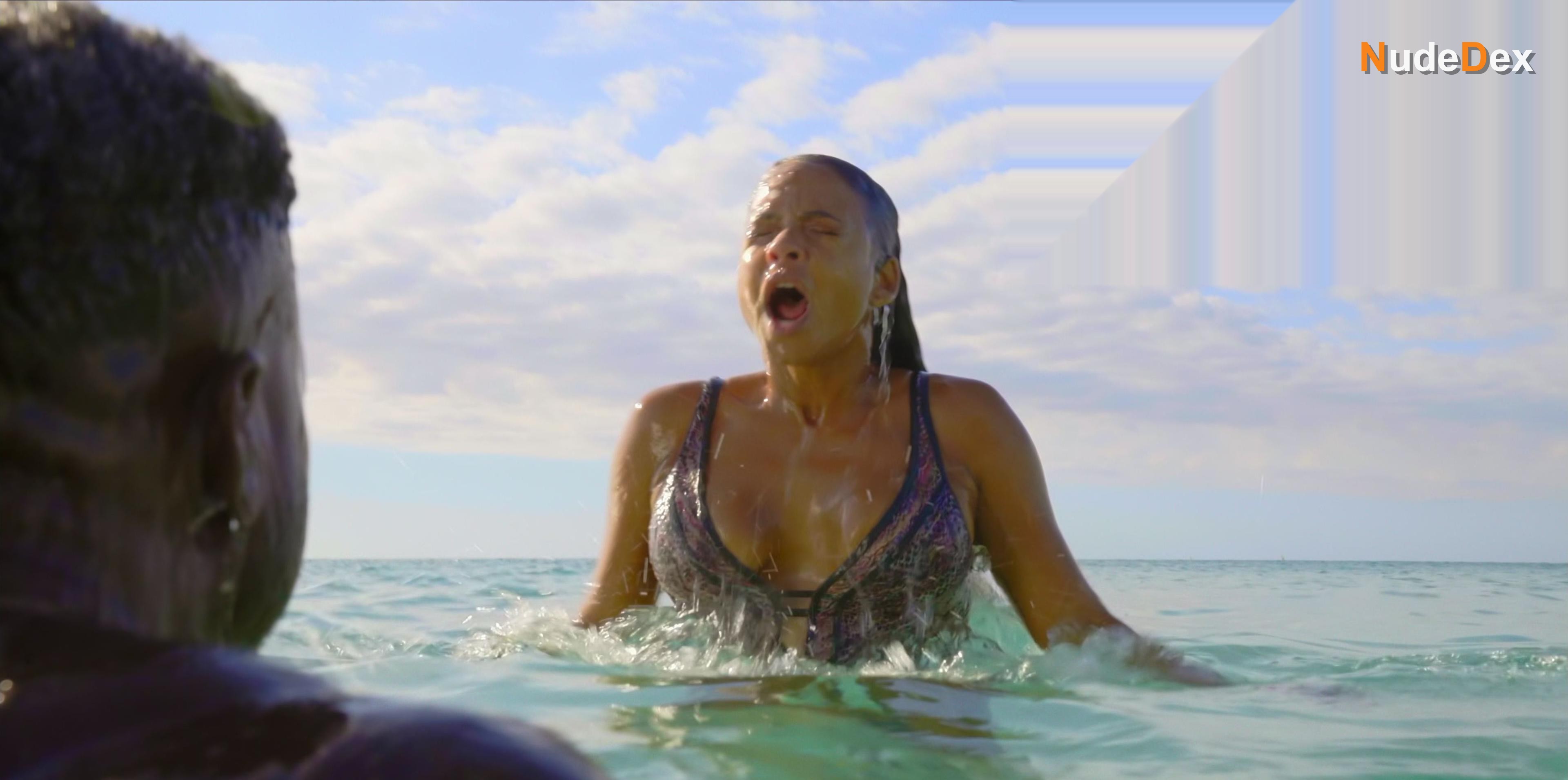 Christina Milian in Resort To Love, photo 3