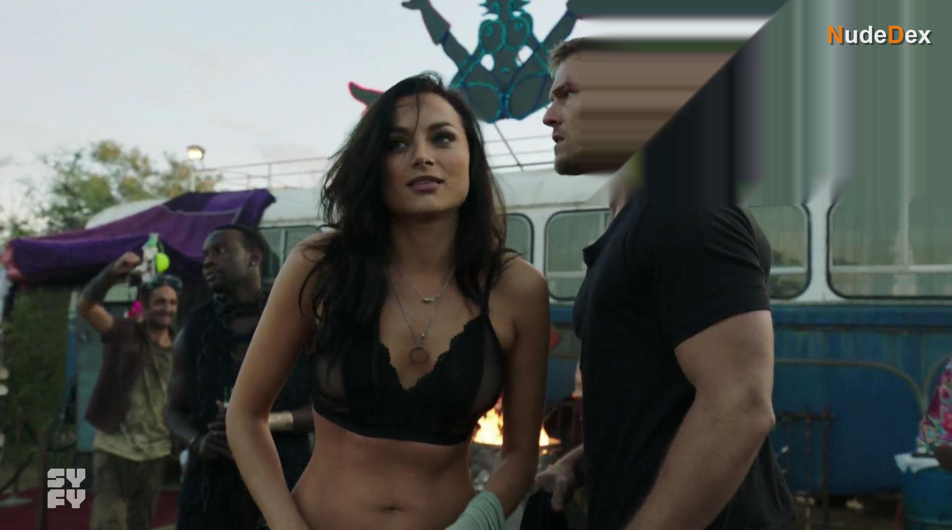 Christina Ochoa in Blood Drive, photo 3