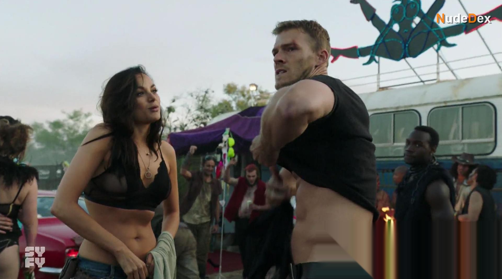 Christina Ochoa in Blood Drive, photo 5