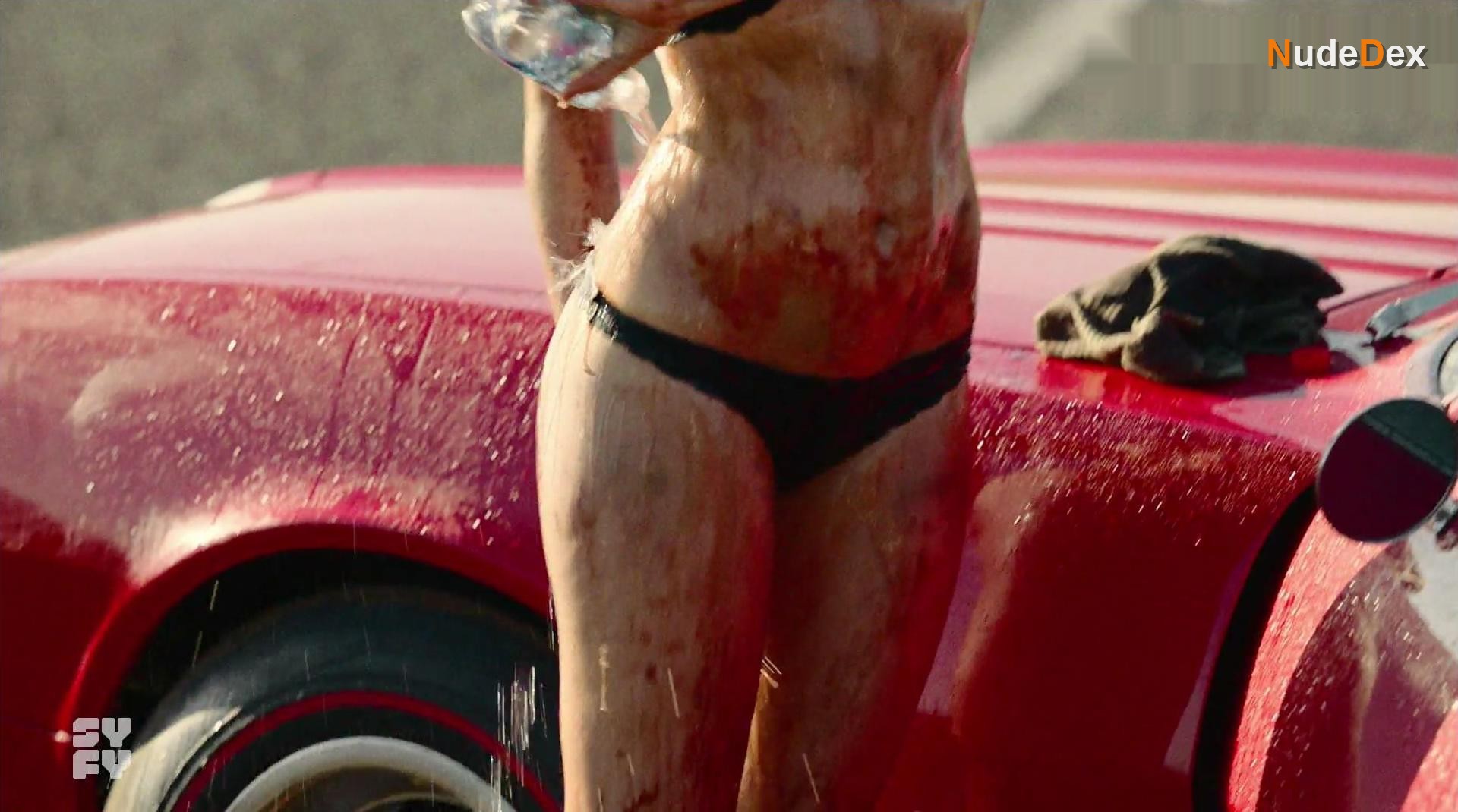 Christina Ochoa in Blood Drive, photo 19