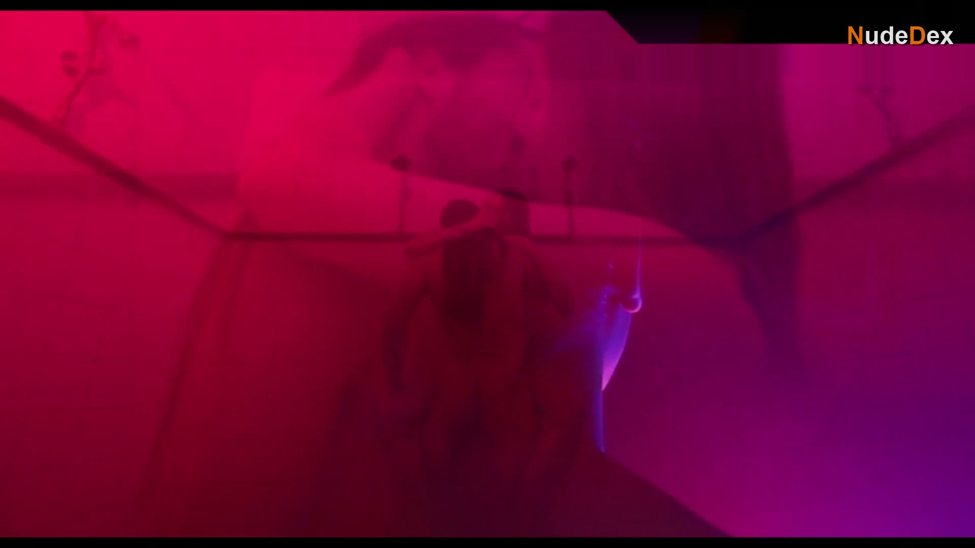 Christina Orman in Mantis, photo 4