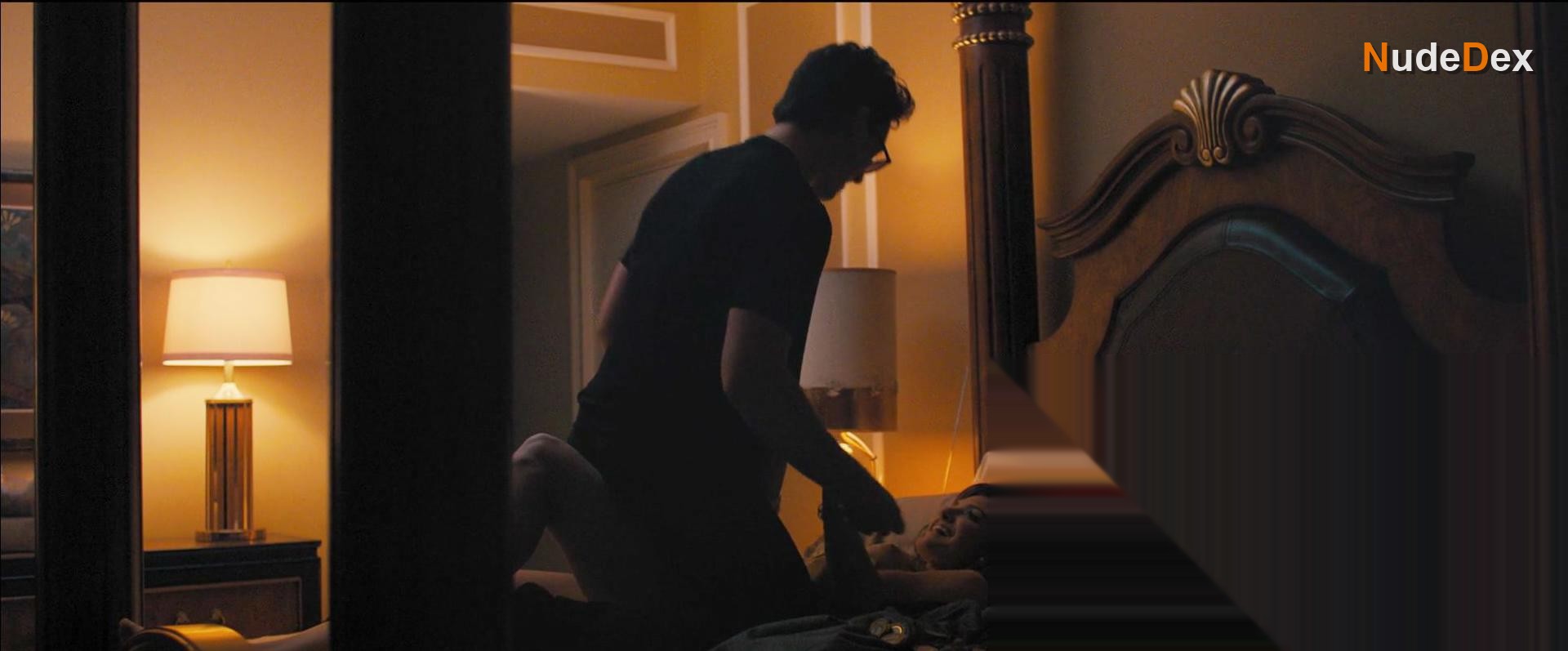 Christine Evangelista in Bleed For This, photo 4