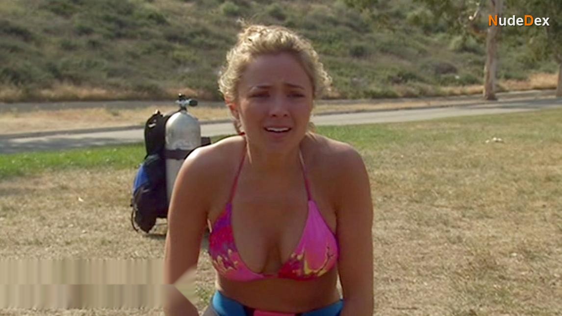 Christine Lakin in Blue Demon, photo 1