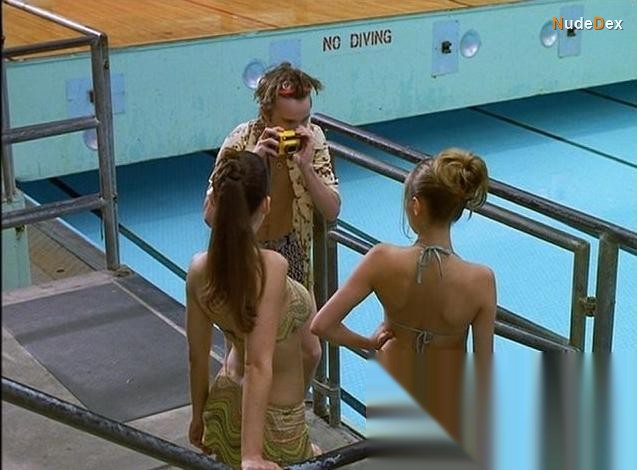 Christine Lakin in Whatever It Takes, photo 9
