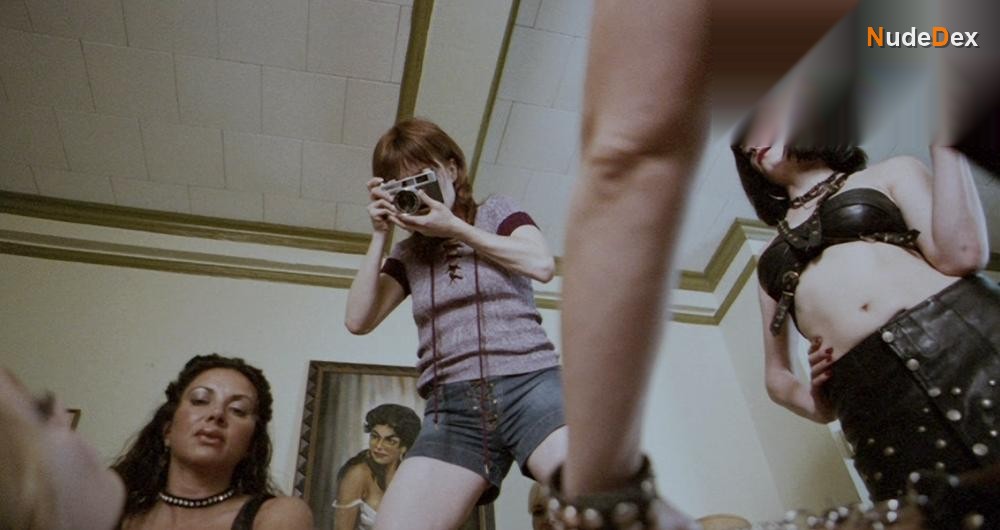 Christin Sawyer Davis in The Private Lives Of Pippa Lee, photo 5