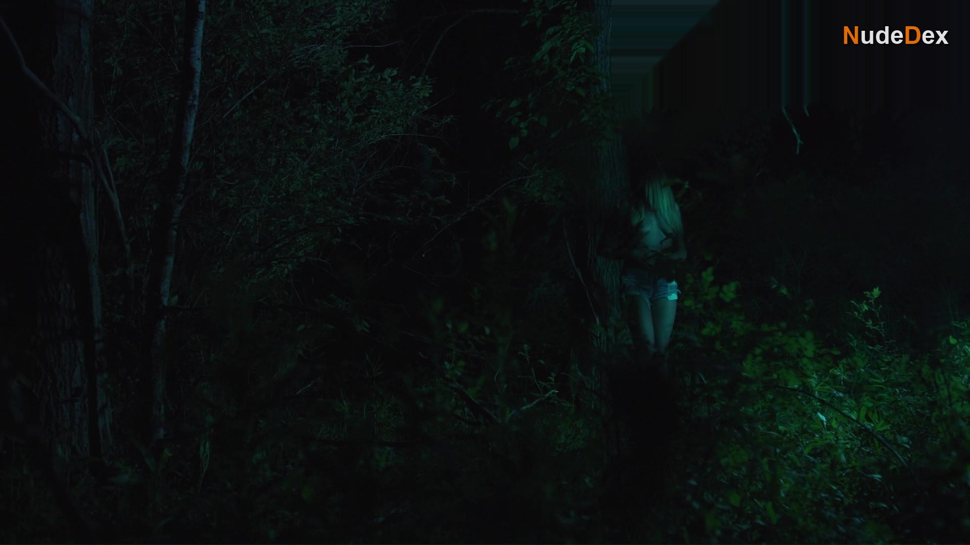Ciara Hirsch in Graveyard Shark, photo 10