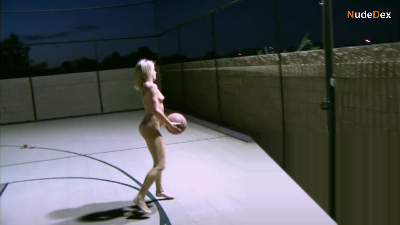 Cindy in Gigolos, photo 7