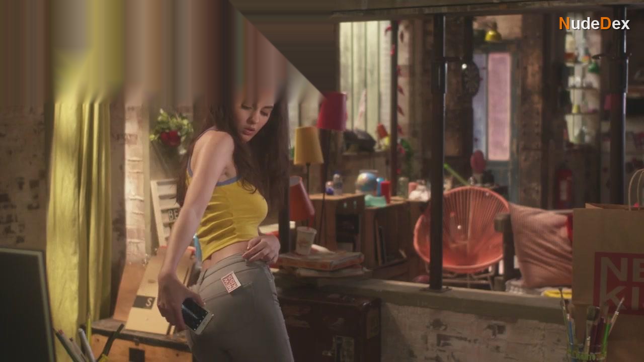 Claire Chust in Scenes De Menages, photo 10