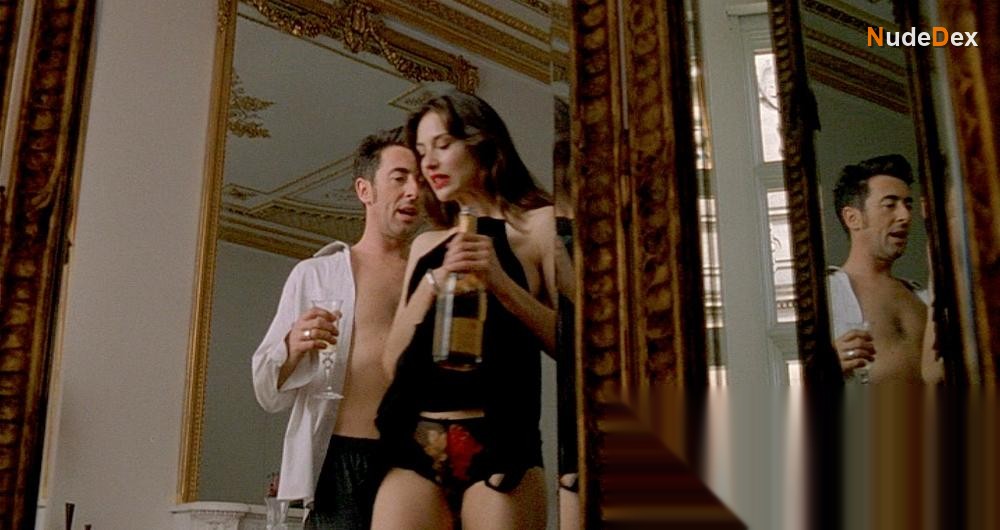 Claire Forlani in Ripley Under Ground, photo 3