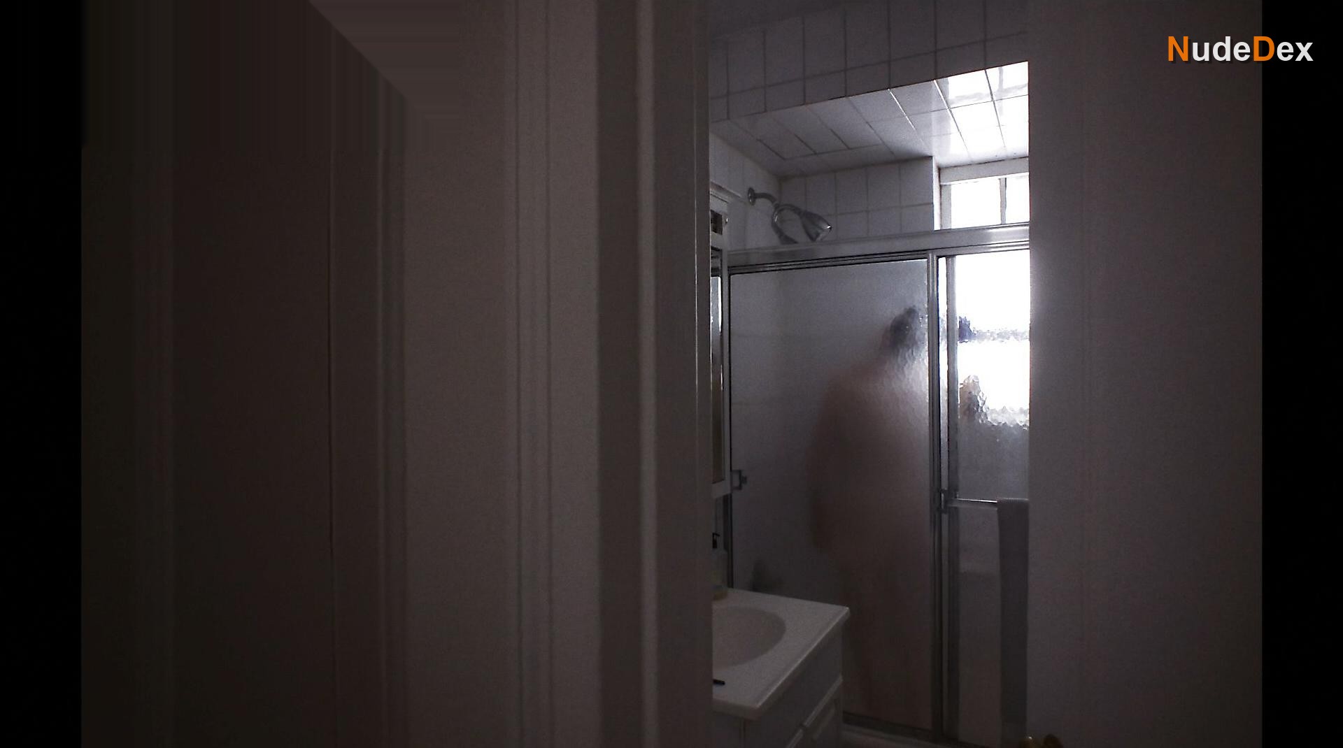 Claire Foy in Unsane, photo 1