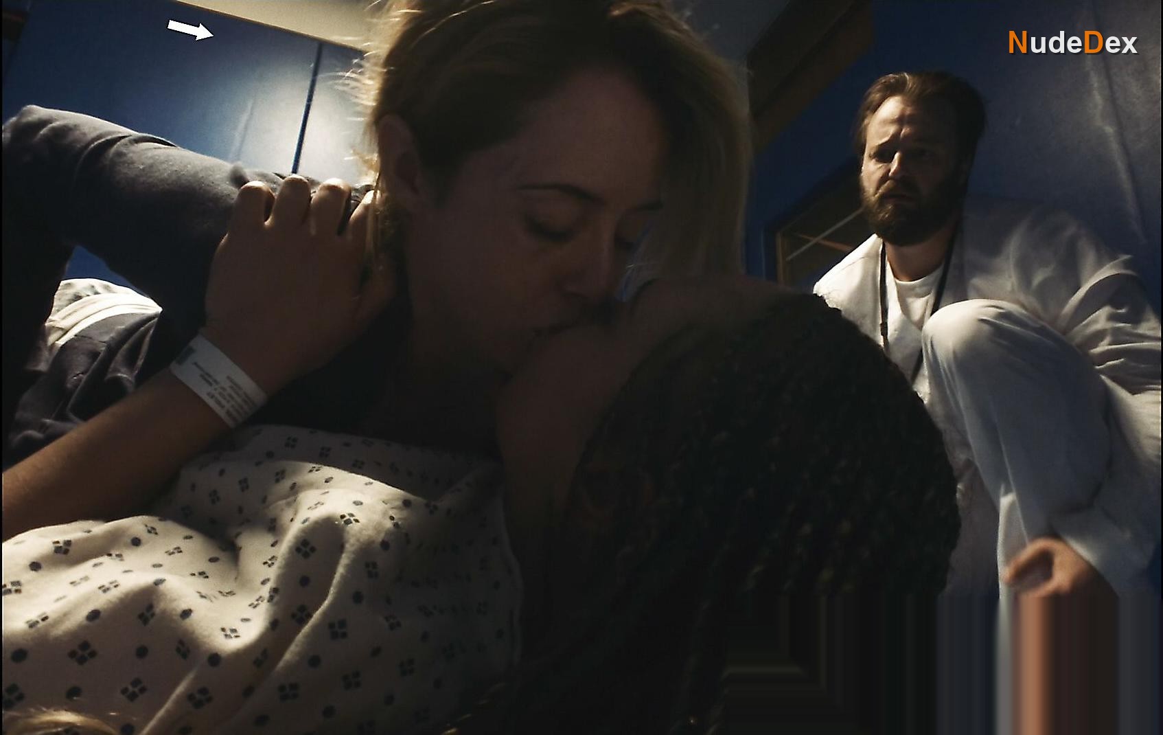 Claire Foy in Unsane, photo 4