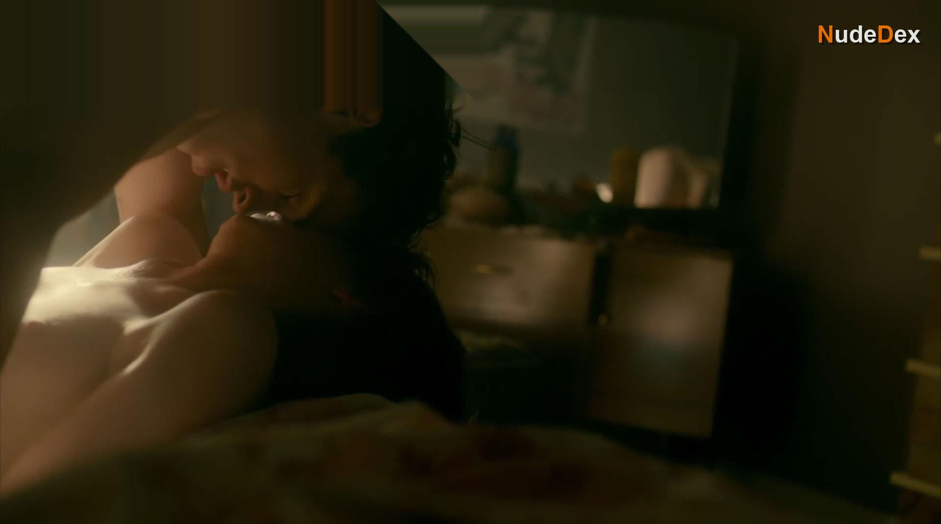 Claire Foy in White Heat, photo 6