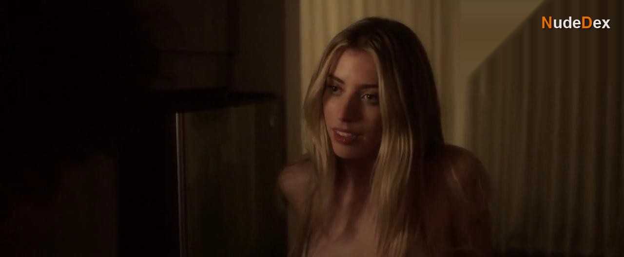 Clara Mcgregor in Reefa, photo 2