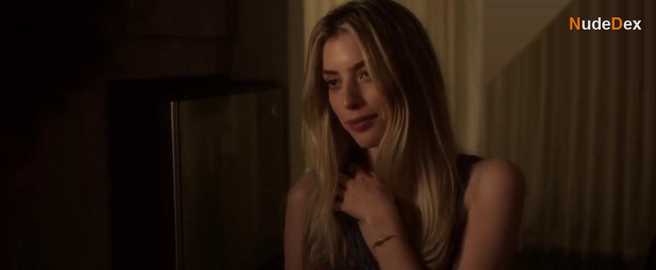 Clara Mcgregor in Reefa, photo 3