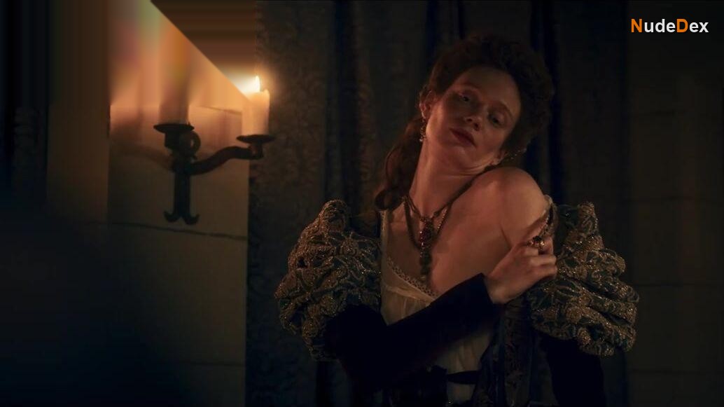 Clarisse Lhoni-botte in The Serpent Queen, photo 6