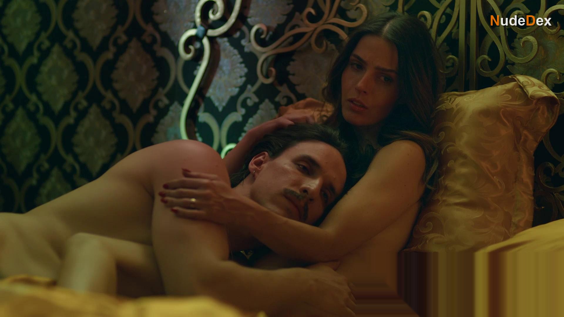 Claudia Alvarez in Sisters' Feud, photo 5