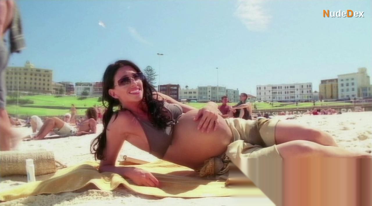 Claudia Black in Farscape, photo 2