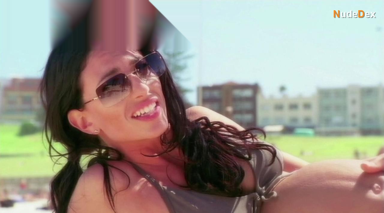 Claudia Black in Farscape, photo 3
