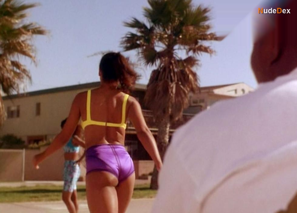 Claudia Kaleem in Phat Beach, photo 4