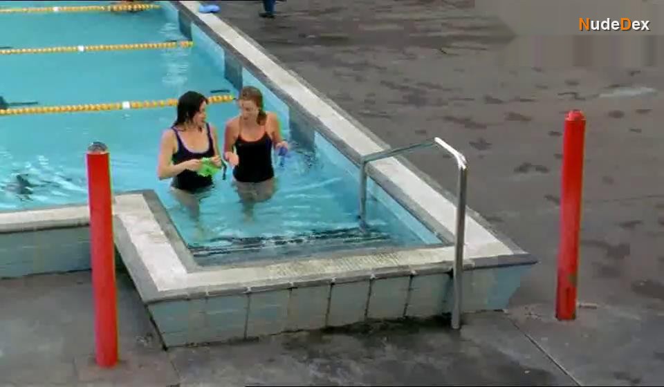 Claudia Karvan in The Secret Life Of Us, photo 1