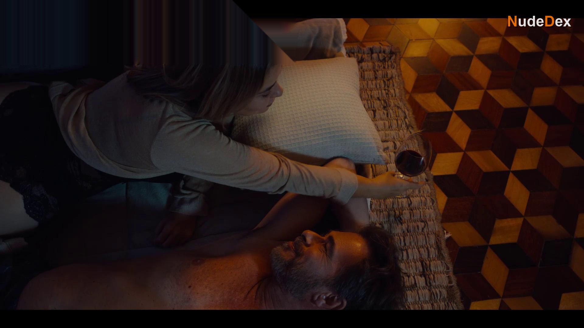 Claudia Provedel in Desperate Lies, photo 4
