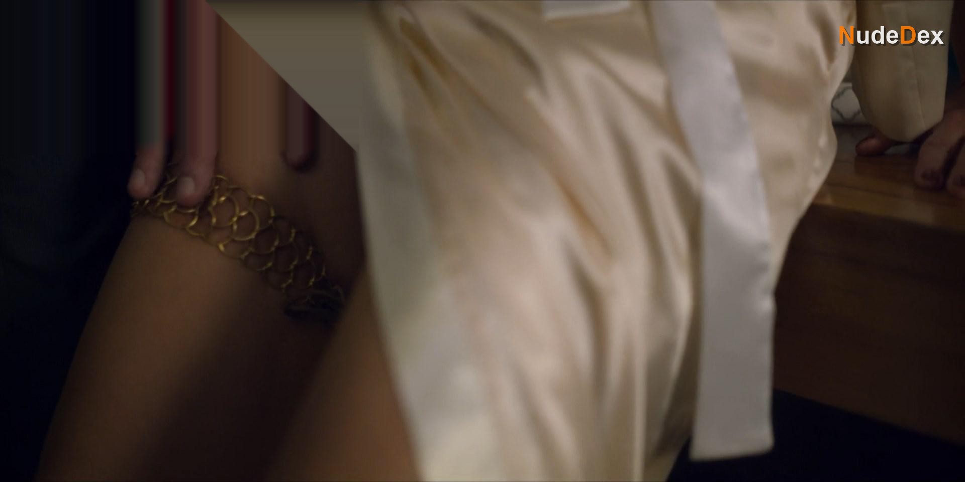 Claudia Ramirez in Who Killed Sara?, photo 8