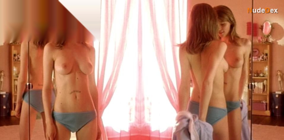 Clemence Poesy in Bienvenue Chez Les Rozes, photo 1