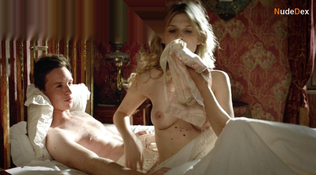 Clemence Poesy in Birdsong, photo 6
