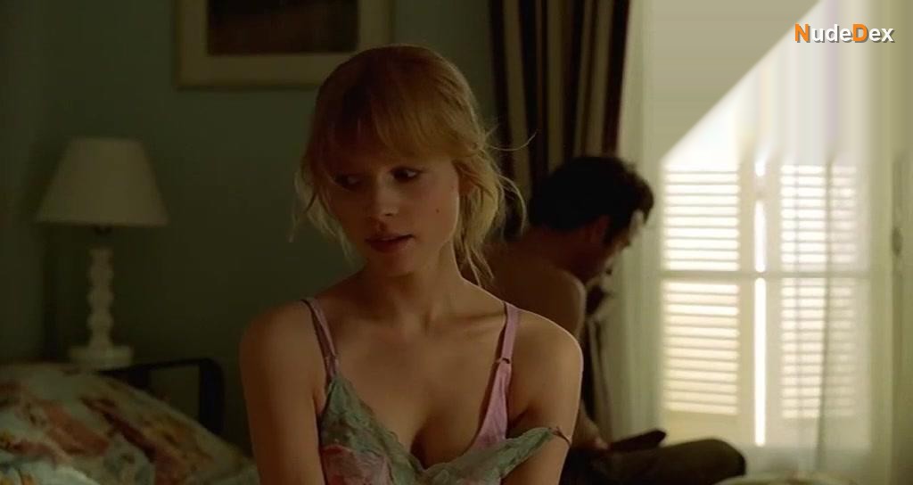 Clemence Poesy in Olgas Sommer, photo 2