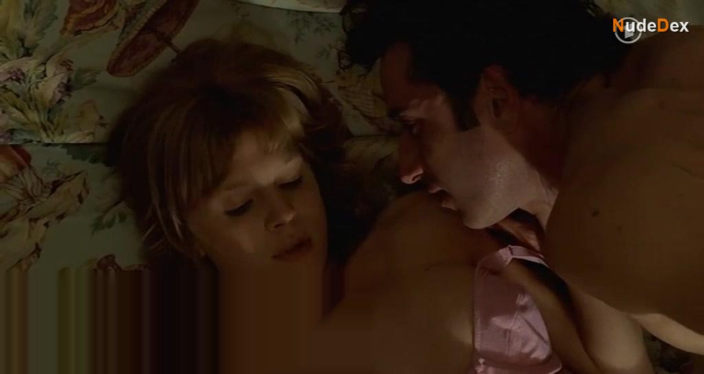 Clemence Poesy in Olgas Sommer, photo 8